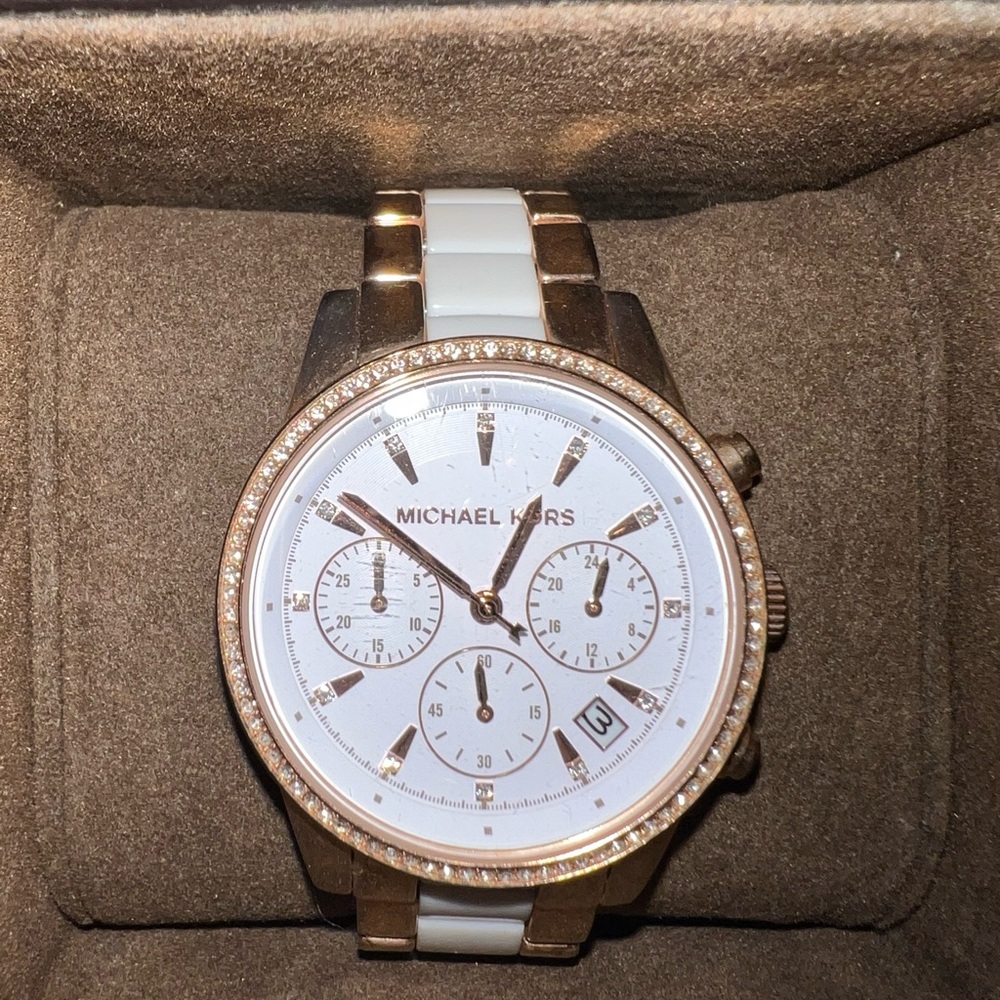 michael kors rose gold pave diamond halo around watch face